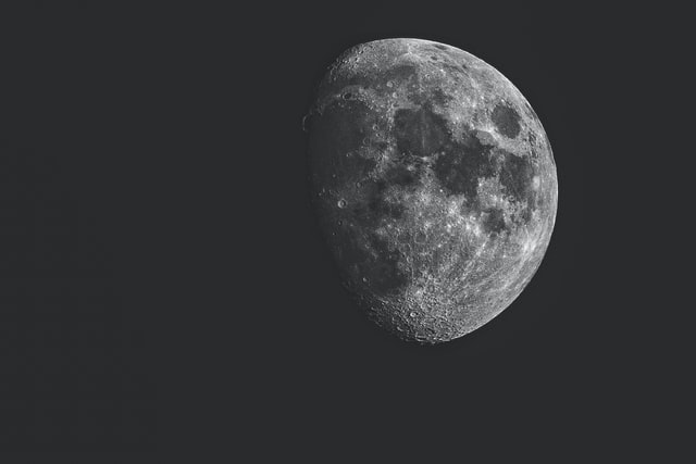 Picture of the moon